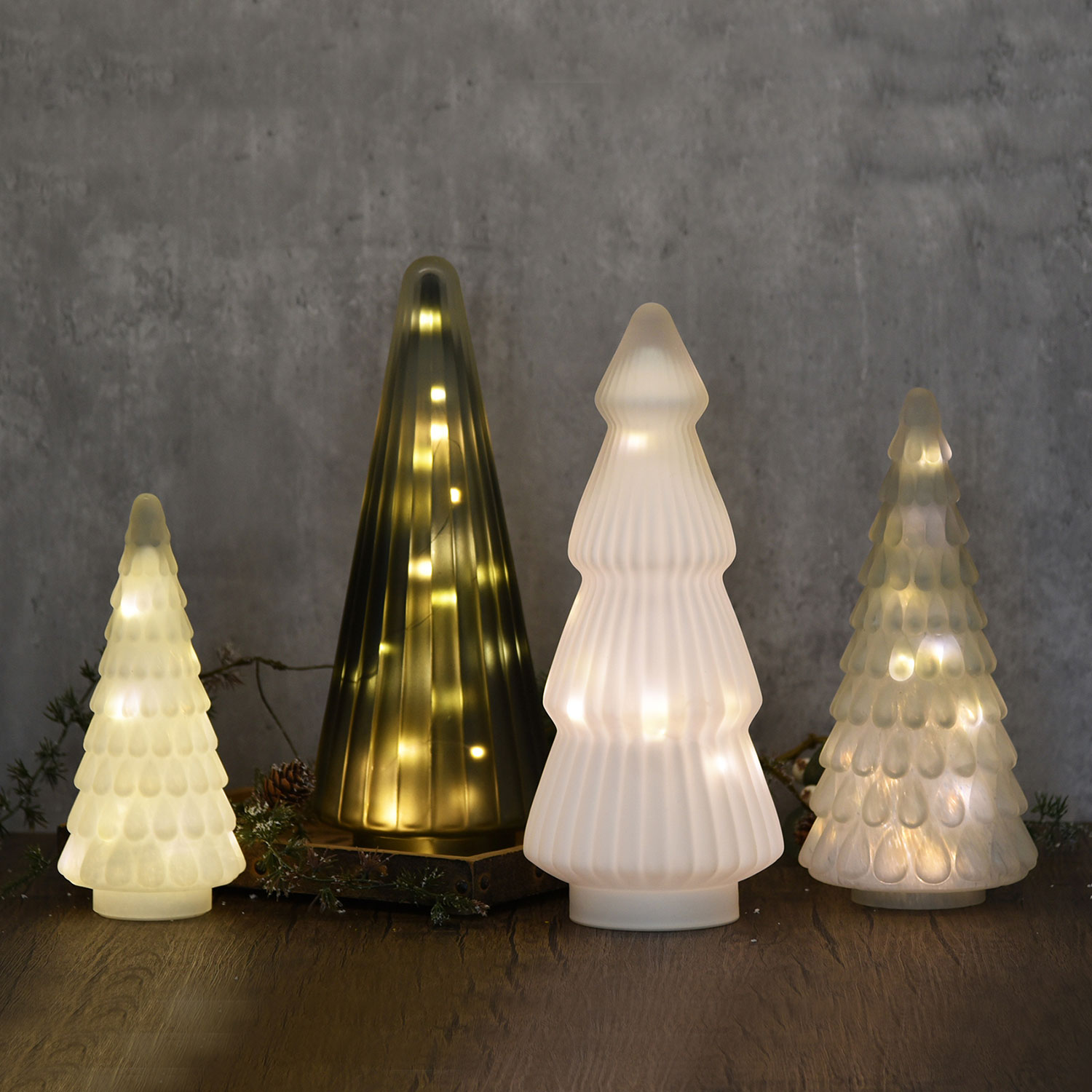 B/O Lighted Up Monochrome Color Sand-Blasted Glass Xmas Tree